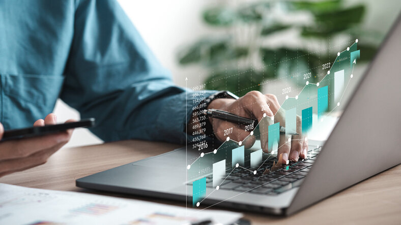 外資系企業のファイナンスや経理職に転職するには|業務内容や必要なスキルを解説
