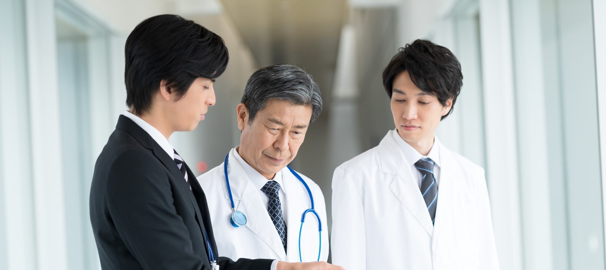 MR(医薬情報担当者)になるには?方法と関連資格、求められるスキルを解説