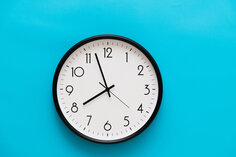 海外での残業事情とは？｜海外の残業に関する意識や法律を紹介