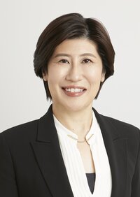 山田 育代